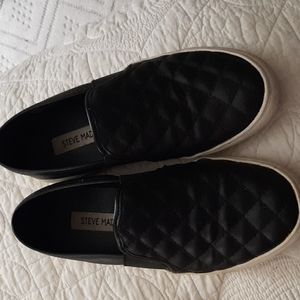 Steve madden quilted slip on shoes size 6 1/2 ENNORE